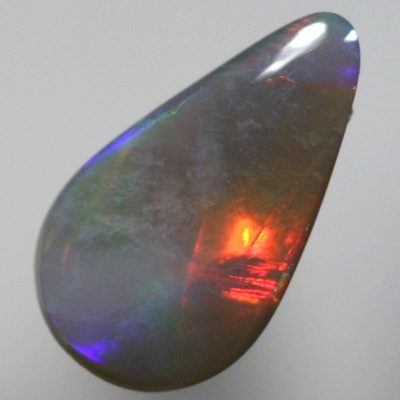 SOLID SEMI BLACK OPAL The brightest rolling flashes